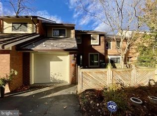 11068 Thrush Ridge Rd, Reston, VA 20191