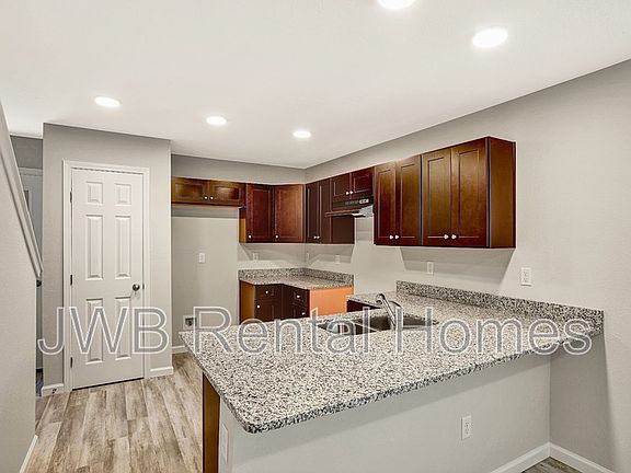 4th image of 11069 Joel St