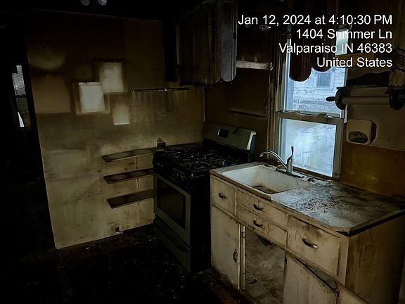 3rd image of 1404 Summer Ln