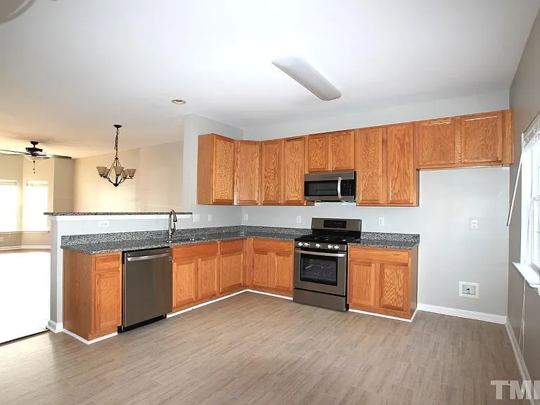 2840 Barrymore St #103 — Photo 4
