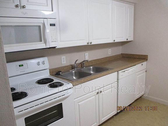 3rd image of 836 Plainfield Ave