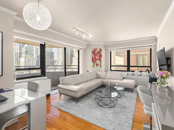 240 E 47th St APT 28A, New York, NY 10017
