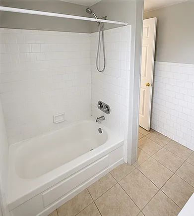 1079 Saint Clair St #5 — Photo 6