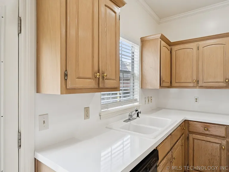 3010 E 90th Pl — Photo 6