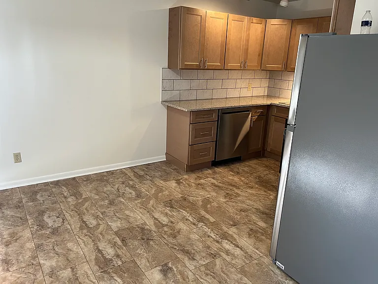 865 E Main St #H — Photo 3