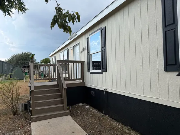 900 Broken Feather Trl Trailer 105, Pflugerville, TX 78660