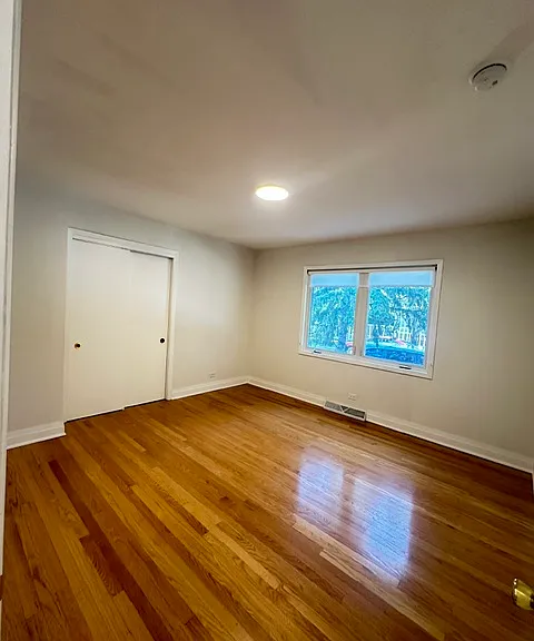 5439 N Normandy Ave — Photo 4