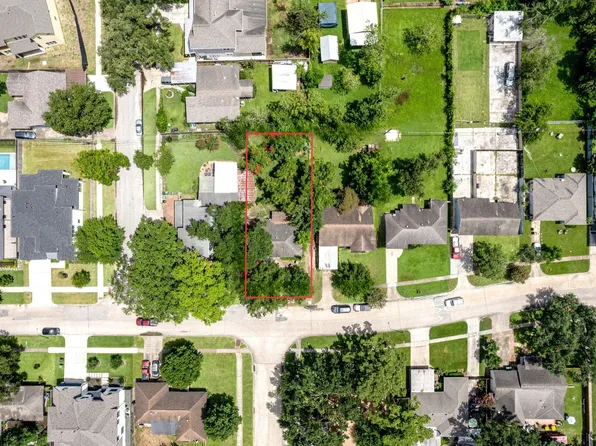 8518 Montridge Dr, Houston, TX 77055