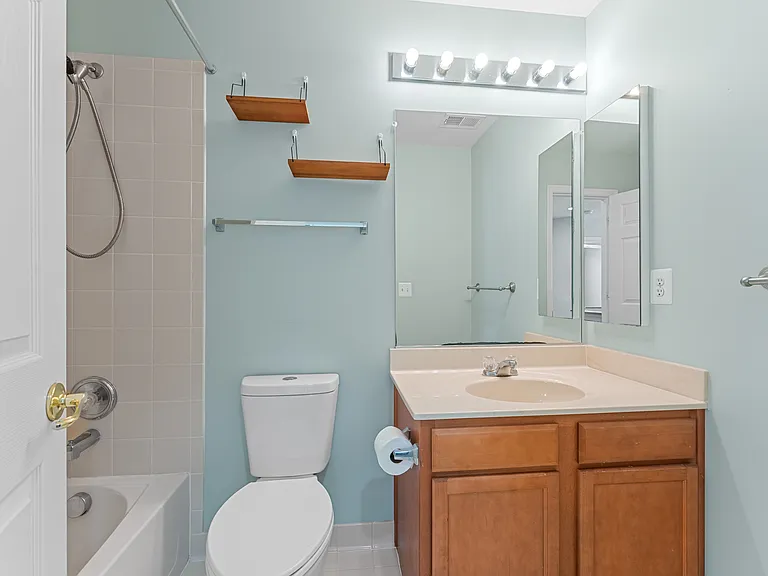 17231 Library Blvd — Photo 11