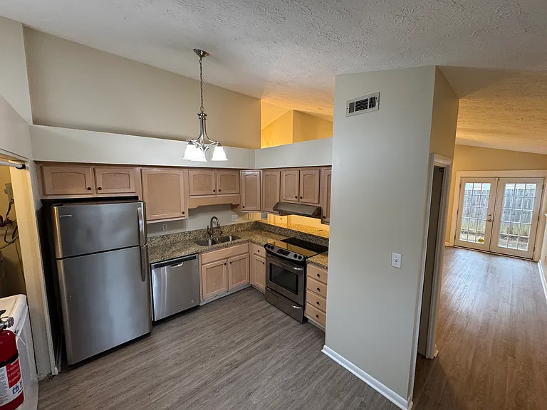 208 Shadow Wood Pl — Photo 18