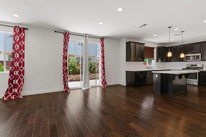 510 E Albertina Ave — Photo 18