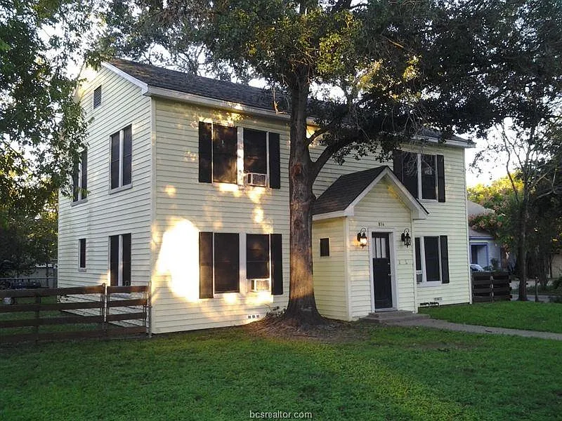 814 Banks Ave