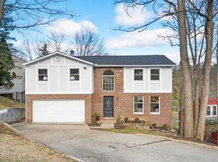 128 Pinewood Dr, Bridgeville, PA 15017