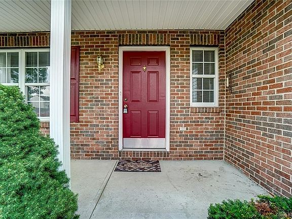 4th image of 119 Strawberry Fields Dr