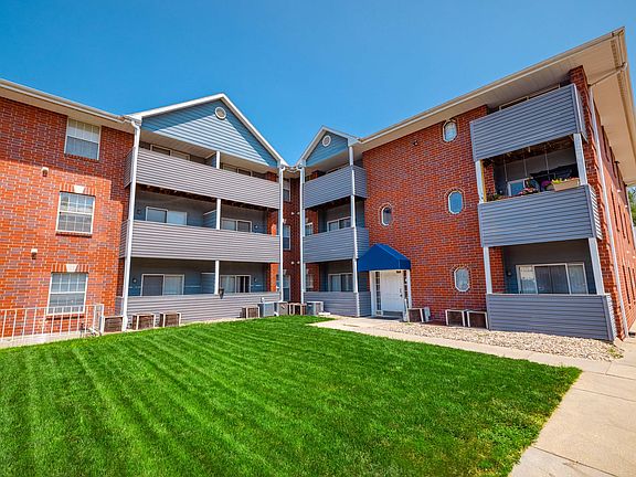 3rd image of 1331 G St #304