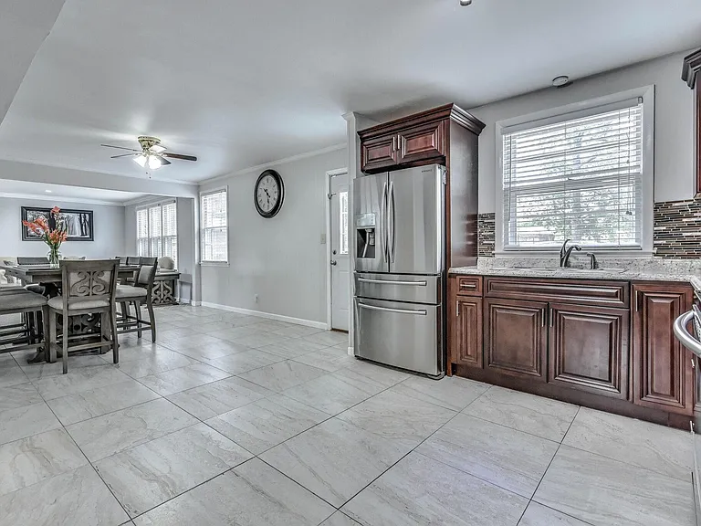 655 Harding Pl — Photo 21