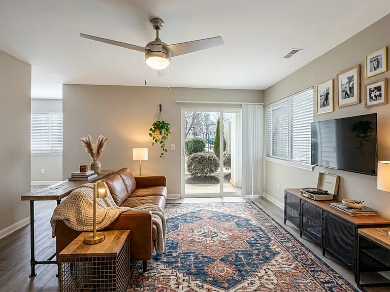 Crescent Oaks — Photo 16