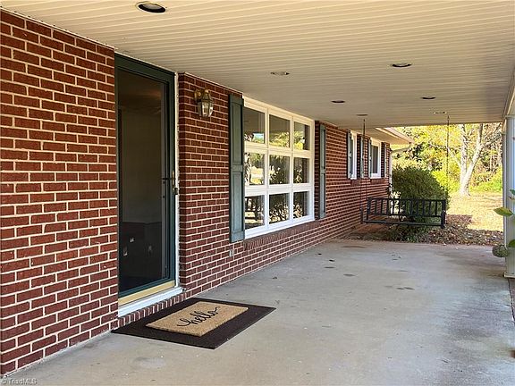 2nd image of 4950 Curry Rd