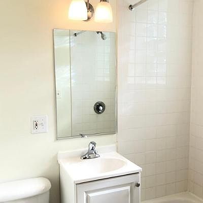4th image of 4241 N Kenmore Ave Unit 207