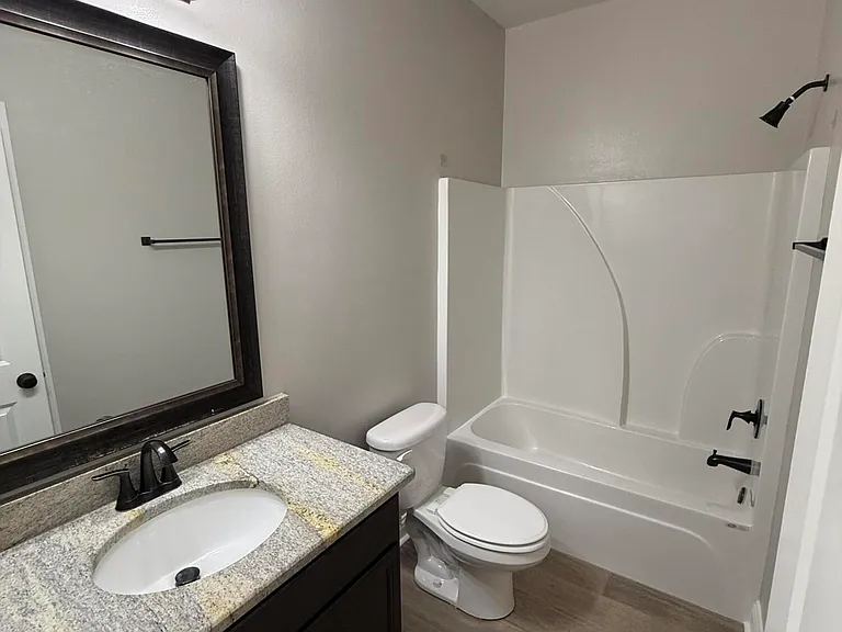 404 Sparrowhawk St — Photo 12