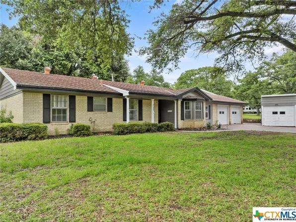 2106 Vogel Ave, Rockdale, TX 76567