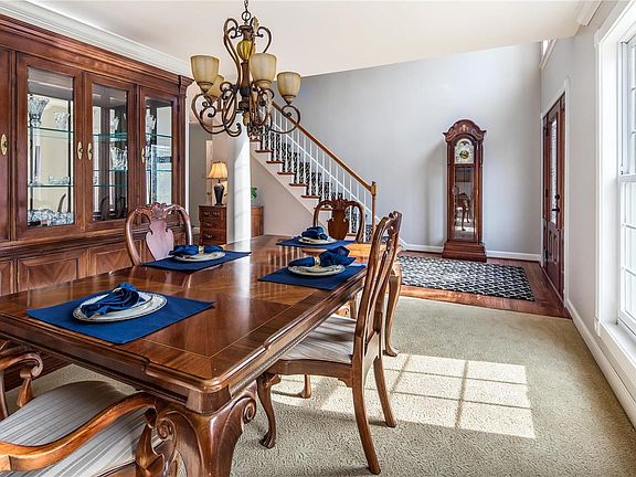 5th image of 2123 Dartmouth Gate Ct