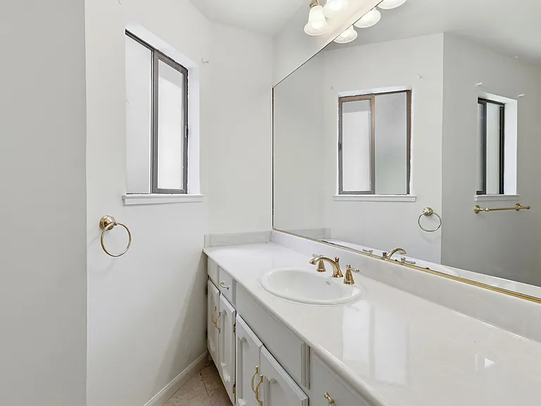 3 Kennedy Pl — Photo 13