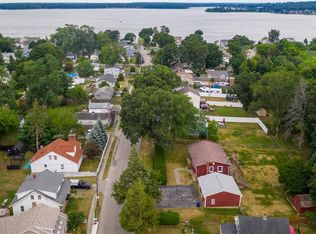 397 Nausauket Rd, Warwick, RI 02886