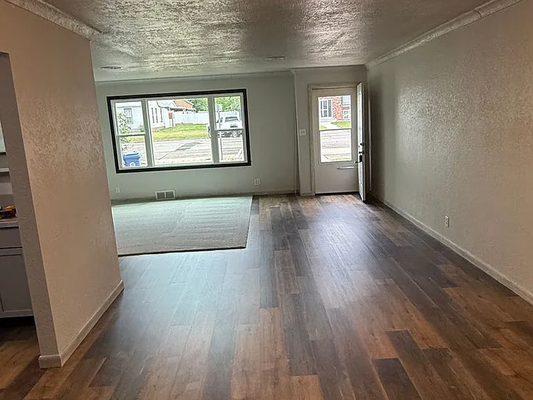 410 Quincy St — Photo 18