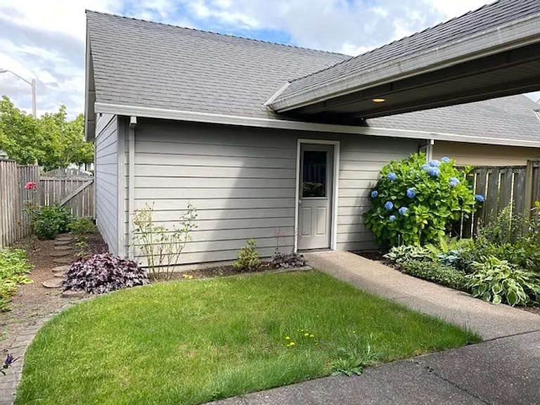 3311 SE Midvale Dr — Photo 30