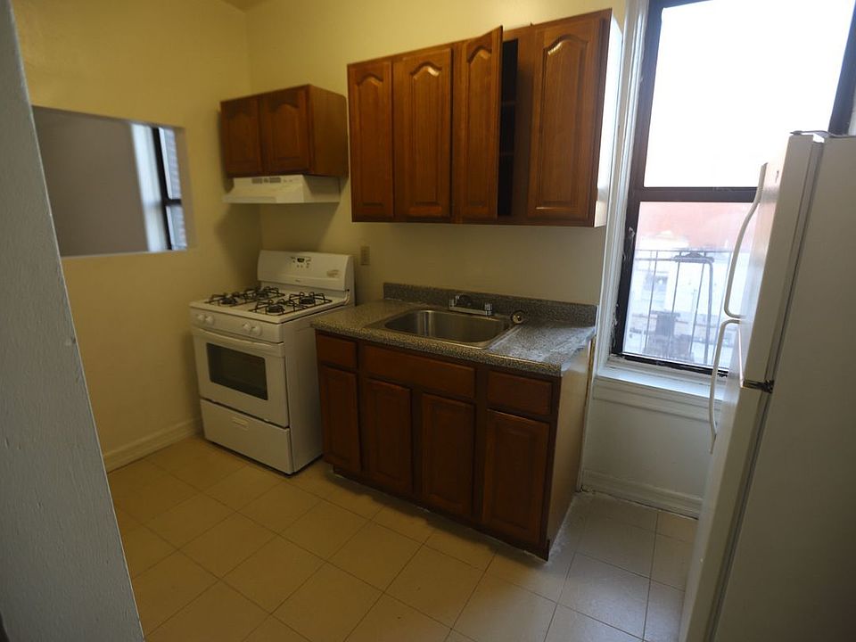 1st image of 271 Sullivan Pl #4F
