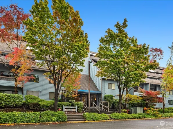 3030 80th Avenue SE #208, Mercer Island, WA 98040