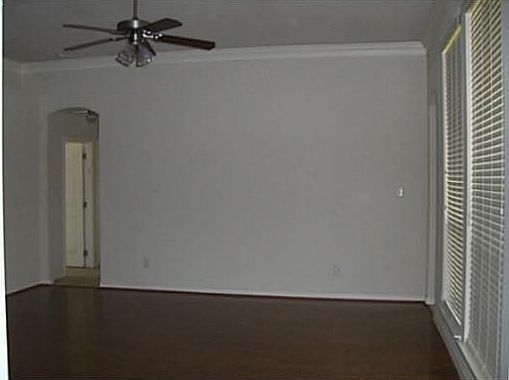 4th image of 2465 Newark Cir