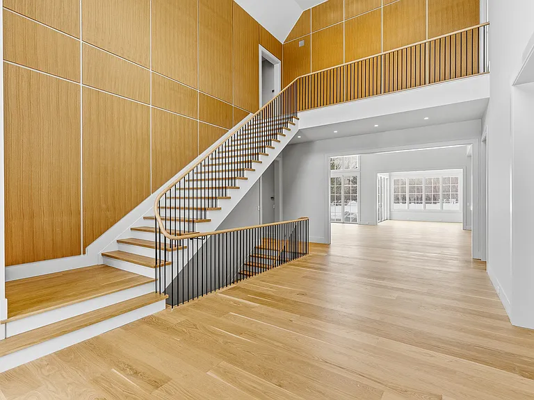 120 Halsey Ln — Photo 6