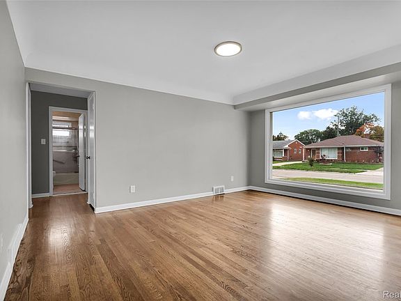 5th image of 8577 Dixie Ln