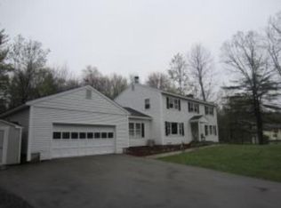 28 Mulberry Ln, Bedford, NH 03110