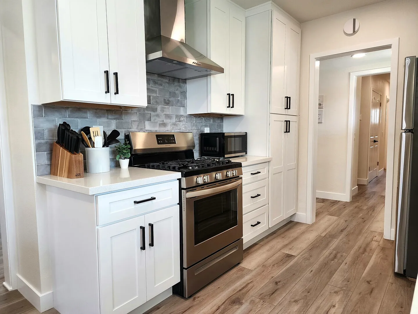 Cozy Haven for Families & Pets: 4BR/2BA w/Private Yard — Photo 3