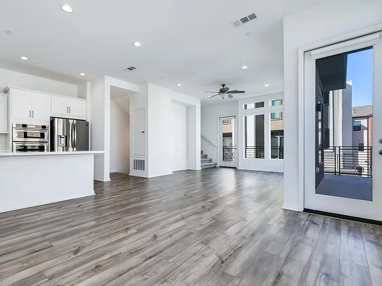 180 Sawbuck — Photo 15