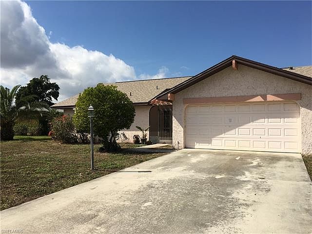 1st image of 141 W Lake Dr