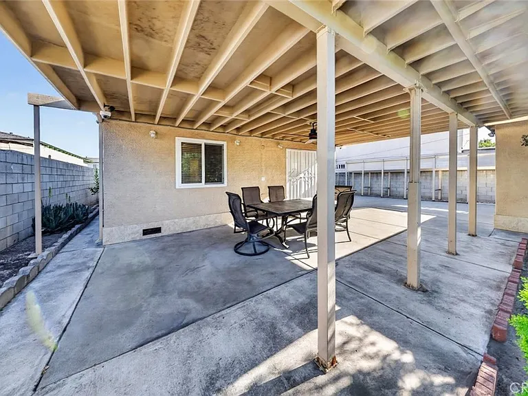 11407 Delano St — Photo 43