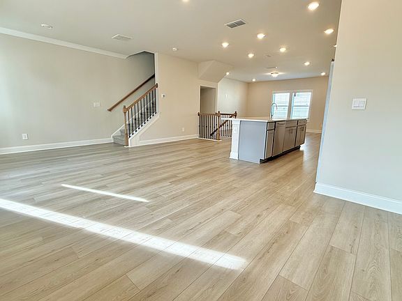 5th image of 2716 Devon Vale St