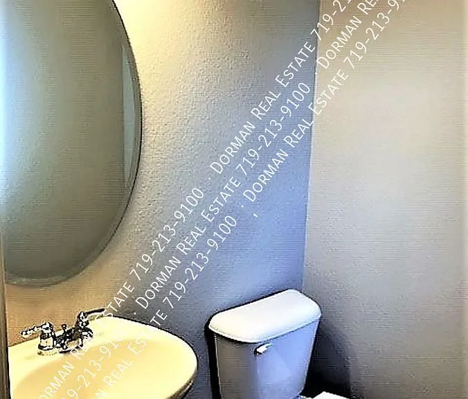 10695 Traders Pkwy — Photo 22