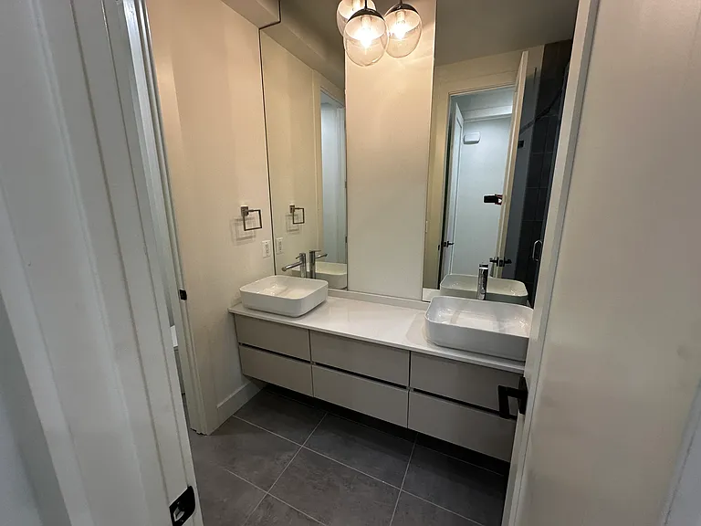 517 M St NE #1 — Photo 21