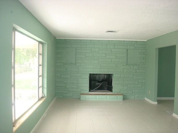 3rd image of 1005 Poinsettia Dr