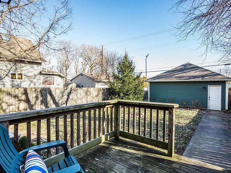Detached 2 car garage