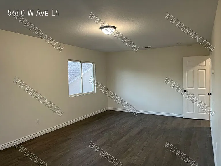 5640 W Avenue L4 — Photo 30