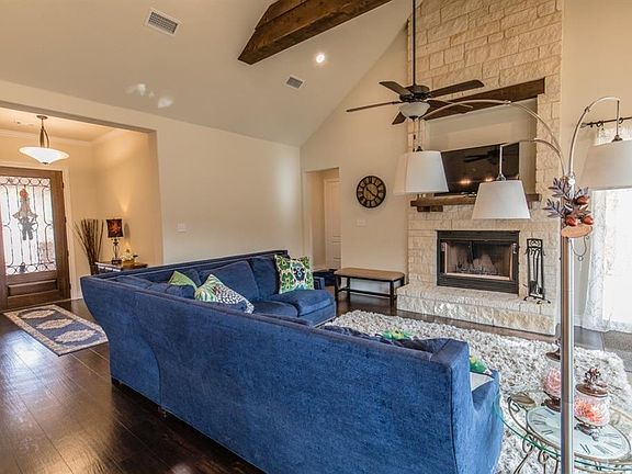 5th image of 1522 Balcones Ln