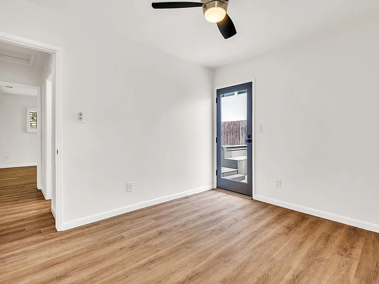 1536 Bonnie Brae St — Photo 18