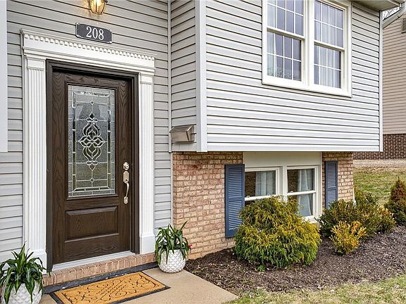 4th image of 208 Woodhaven Dr