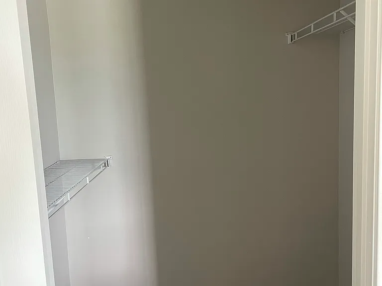 Walk in closet 2